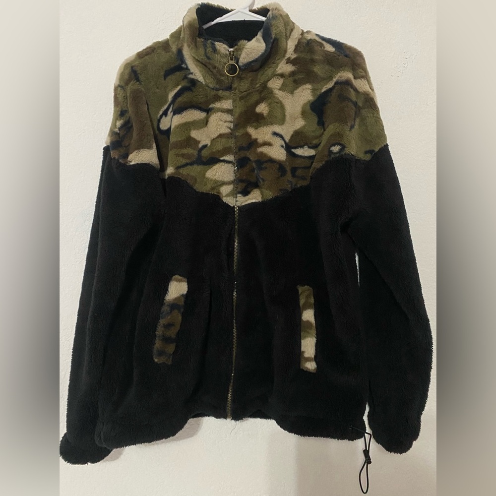 FSL Apparel- Fluffy Zip Up Jacket
Size: Medium